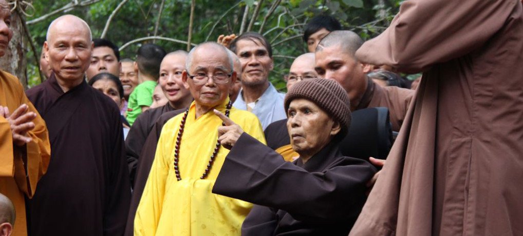 Berita Musim Gugur Mengenai Thầy di Huế