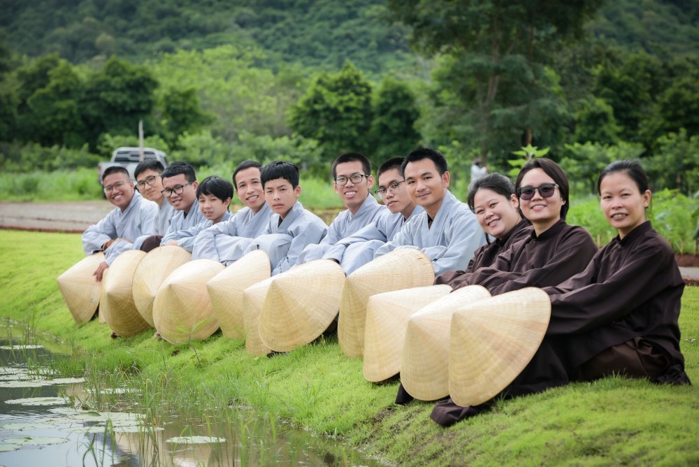 Foto bersama di Danau Sangha Garden